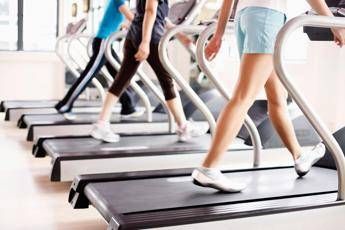 Sport dopo le vacanze, il cardiologo: "Ripartire gradualmente, attenzione a caldo e sintomi" Sport dopo le vacanze, il cardiologo: "Ripartire gradualmente, attenzione a caldo e sintomi"