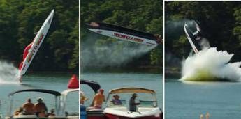 Motoscafo decolla a 320 km orari e si ribalta, l'incidente da brividi Motoscafo decolla a 320 km orari e si ribalta, l'incidente da brividi