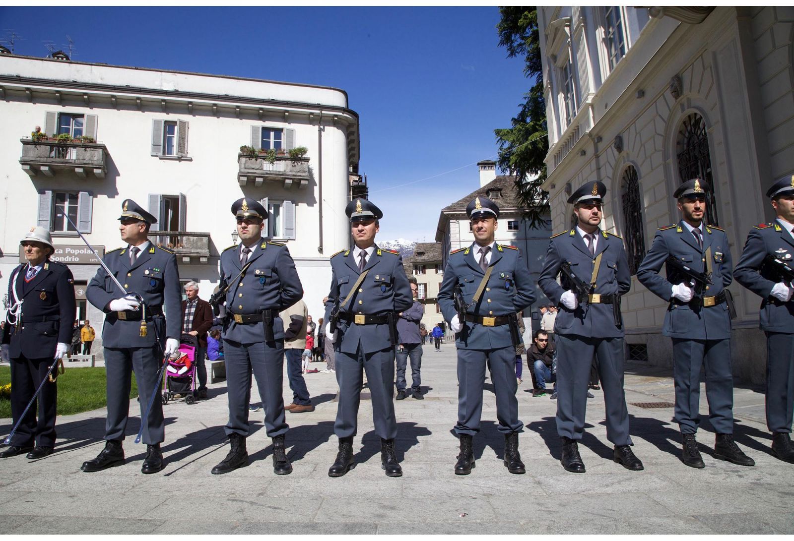 Guardia di finanza: aperto il concorso 2025 per 1.985 nuovi allievi finanzieri