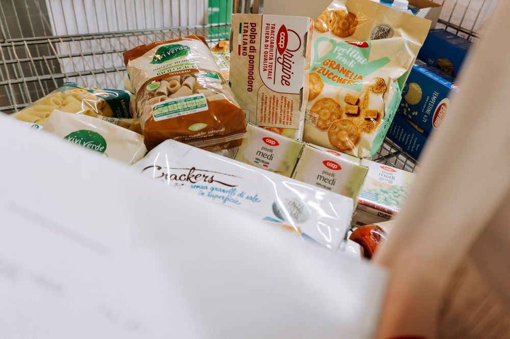 "Dona la spesa": torna la raccolta di generi alimentari per le famiglie in difficoltà