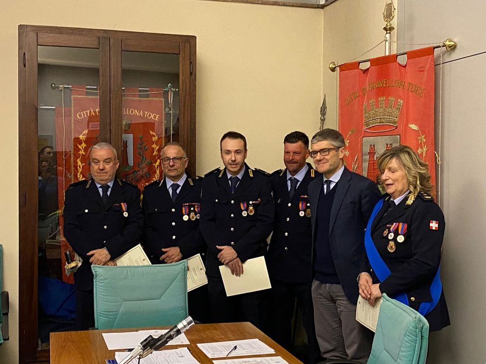 Onorificenza alla Polizia locale per l'arresto di tre malviventi Onorificenza alla Polizia locale per l'arresto di tre malviventi