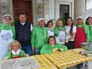 Tantissimi dolci per beneficenza: raccolti 800 euro