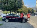 Importuna quattro turiste sulla spiaggia di Cannero: denunciato per atti osceni in luogo pubblico