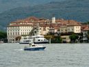 Getta rifiuti nelle acque del lago Maggiore, multato turista tedesco Getta rifiuti nelle acque del lago Maggiore, multato turista tedesco