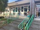 Sicurezza davanti alle scuole: le amiglie chiedono volontari per il traffico Sicurezza davanti alle scuole: le amiglie chiedono volontari per il traffico