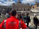 I volontari del soccorso di Omegna a Roma per i funerali di Papa Francesco