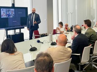 Un altro momento della conferenza Un altro momento della conferenza