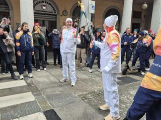 La Fiamma olimpica (foto di Ezio Cairoli) La Fiamma olimpica (foto di Ezio Cairoli)