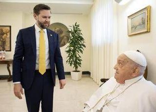 Papa Francesco, Vance: &quot;Un grande Pastore, ho potuto dirgli che prego per lui&quot;