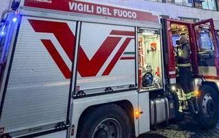Palermo, scoppia incendio in casa e crolla solaio: donna muore schiacciata