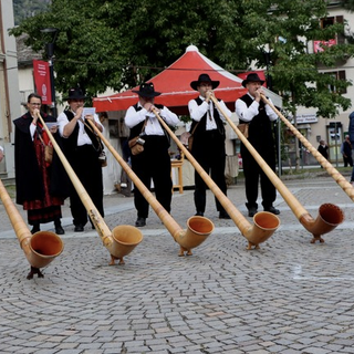 Dalla Svizzera a Ornavasso: 800 ospiti per celebrare un legame secolare