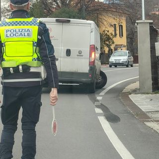 Scontro tra due furgoni a Suna FOTO E VIDEO