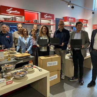 Lagostina dona trenta computer al Ciss del Cusio
