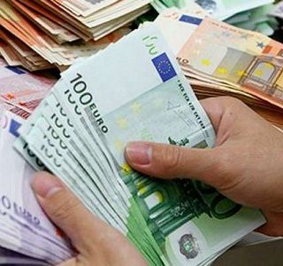 La Commisisone Europea cerca 800 miliardi di euro per finanziare la ripresa economica