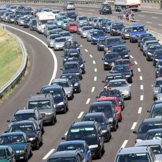 Pasqua e ponti di primavera, in viaggio oltre 10 milioni di italiani: via l’80% dei cantieri Anas