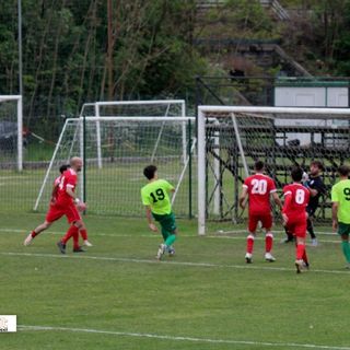 Un rinato Omegna riceve l' Esio, bisognoso di punti