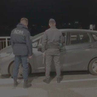 Guardia di finanza e Agenzia delle Dogane e dei Monopoli intercettano valuta per oltre quattro milioni di euro VIDEO