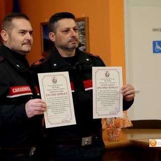 Premiati i due carabinieri che salvarono un giovane dalle acque del fiume Toce    FOTO