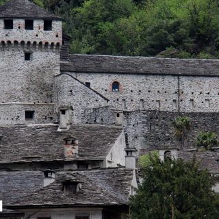 Castello di Vogogna e Fondazione Villa Taranto ai Borromeo, il M5S attacca: "Si sta costruendo un monopolio turistico"