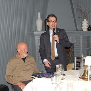 Il dottor Omodeo Salè con Andrea Lux, presidente del Rotary