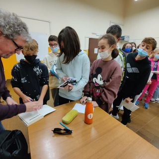 &quot;Adotta uno scrittore&quot;: Antonio Ferrara nelle scuole di Omegna