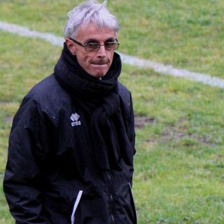 Foto: Gianni Lipari con i suoi ragazzi: sono a un passo dalla Promozione