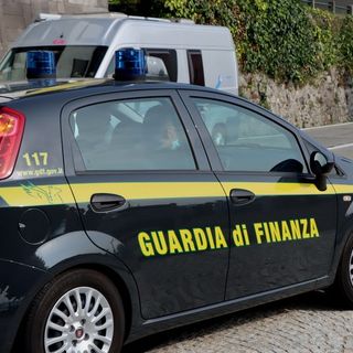 Truffa ed autoriciclaggio: due arresti