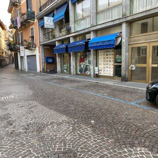 Omegna: dal 7 aprile scompaiono i parcheggi a pagamento in piazza Mameli