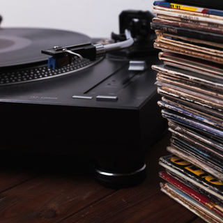 Verbania, è tornata “Vinilpatia”: la fiera dei dischi in vinile Verbania, è tornata “Vinilpatia”: la fiera dei dischi in vinile