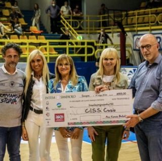 Consegnati 3.500 euro al Ciss Cusio da Pro Loco Omegna e Akb