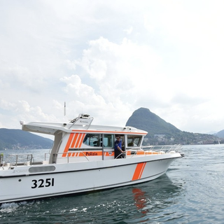 Non ce l'ha fatta la donna ferita nello scontro tra due barche sul lago Maggiore in Canton Ticino