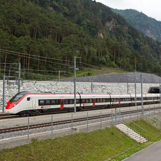 Sull'asse del Gottardo crescono passeggeri e merci trasportate