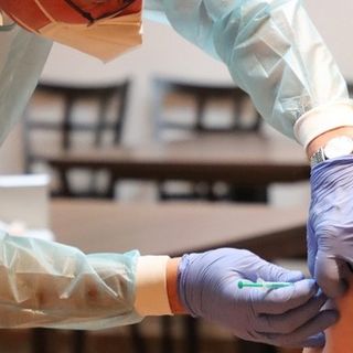 Vaccino antinfluenzale e anticovid, cambiano gli orari per le prenotazioni