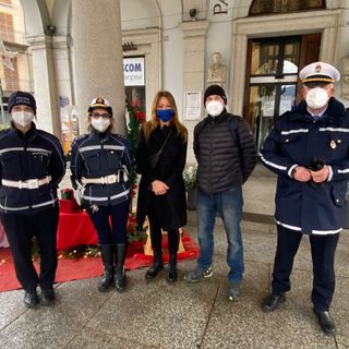 Omegna, individuati gli autori dei danni alle decorazioni natalizie del municipio