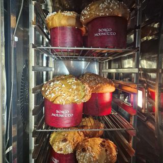 Per Natale regala un panettone o un pandoro artigianale di Borgo Molinetto