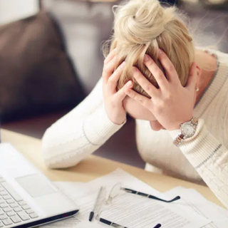 La depressione? Dipende anche dal posto in cui lavoriamo (soprattutto per le donne)