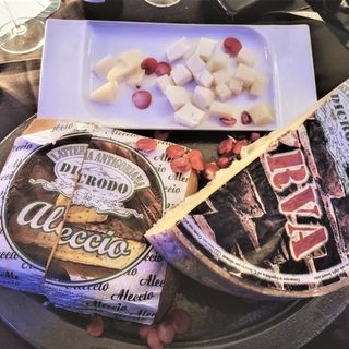 Festival di Sanremo 2023: grande successo per il 'Gala' del nostro gruppo editoriale con Elisabetta Gregoraci a Villa Noseda FOTO