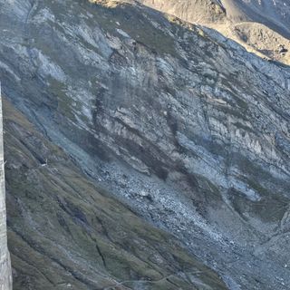 Formazza, un testimone racconta di non aver più visto due persone sul sentiero dopo la frana