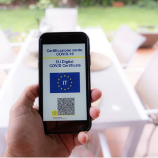 Fipe-Confcommercio: “Green Pass è superato, esonerateci dai controlli”