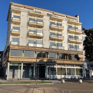 Al posto dell’ex hotel “Miralago” un condominio di sei piani con “giardino verticale”