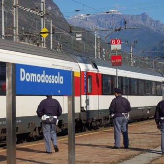 Ricercato per rapine, tentate estorsioni e lesioni, 25enne arrestato a Domodossola