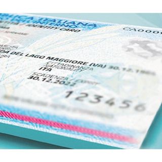 Dal 3 agosto 2026 la carta d’identità cartacea non sarà più valida per viaggiare all’estero