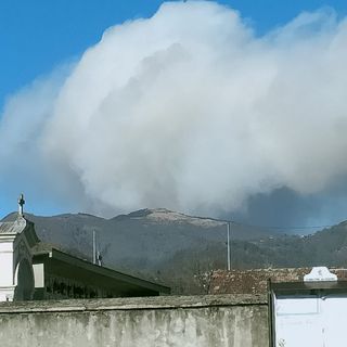 Riprendono a bruciare i boschi in Cannobina FOTO E VIDEO