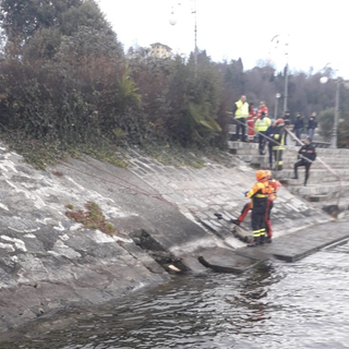 Intra, trovato un cadavere nel lago nei pressi del Parco Cavallotti