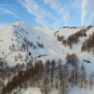 Uncem protesta: &quot;148 milioni per gli impianti sciistici, solo 4 per l'ecoturismo&quot;