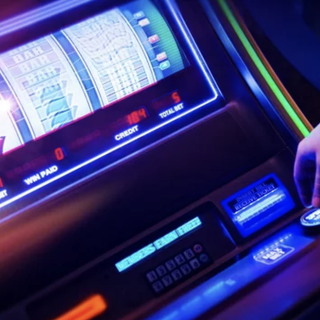 Contrasto al gioco d'azzardo, la Regione cerca enti che organizzino incontri formativi