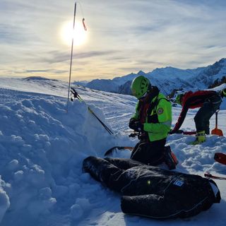 Valanga travolge alcune persone: era un'esercitazione  FOTO