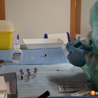 Quasi 16 mila piemontesi vaccinati lunedì, poche prime dosi