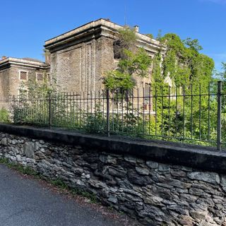 Il recupero di Villa Poss è ancora lontano, l’edificio sta cadendo a pezzi