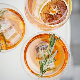 Non solo Aperol: 7 Spritz alternativi da provare almeno una volta